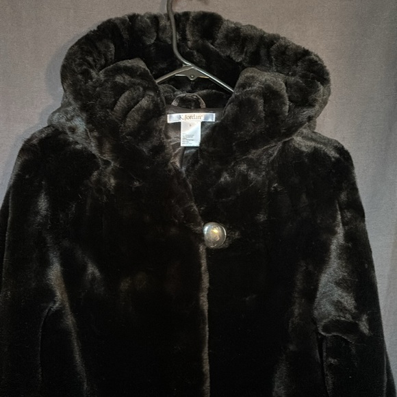 NWOT K. JORDAN FAUX FUR COAT - Picture 2 of 13
